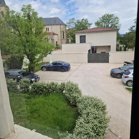 Apartment Paisible Et Confortable, Salvagny *